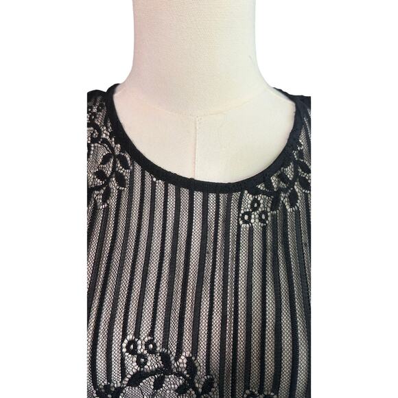 Haute Monde Blouse Womens M Sheer Floral Embossed Sleeve Fray Hem Black Whimsey - Picture 8 of 10